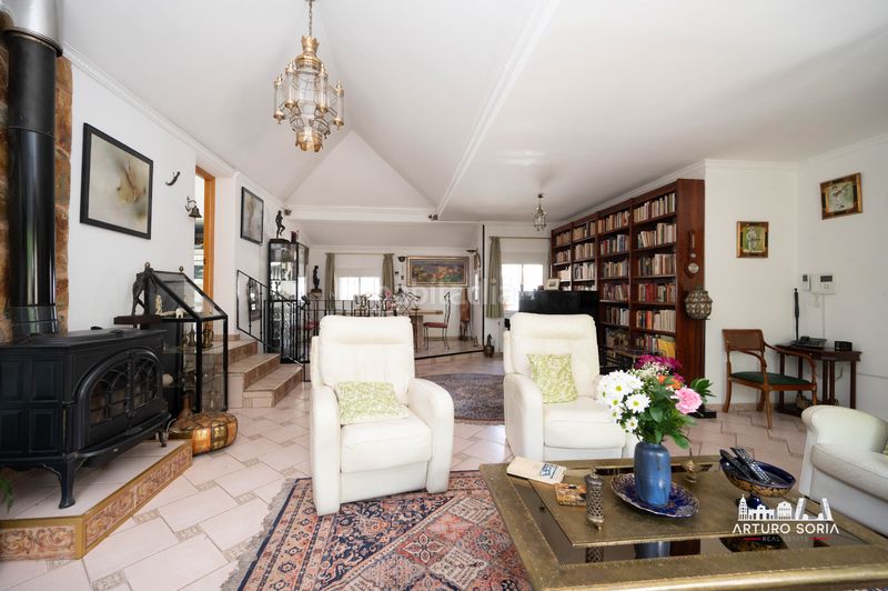 Foto 0b6010e5-1029-451d-9f64-cf4e62b10a8d. Chalet en Colina Madrid