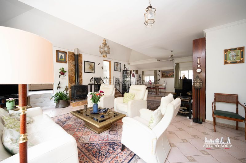 Foto 465e40f3-a8c6-4ff3-86d6-ddf5731de771. Chalet en Colina Madrid