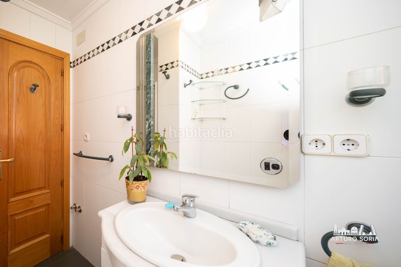 Foto 9c60df12-3831-42aa-b842-620c5fc05720. Chalet en Colina Madrid