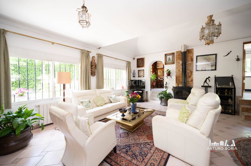 Foto f834121d-a82a-4e15-9e92-13d49fa8bd93. Chalet en Colina Madrid