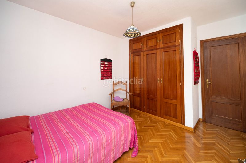 Foto 28319ac6-8f63-44b6-9628-81503cf554cc. Casa aparellada a San Juan Bautista Madrid