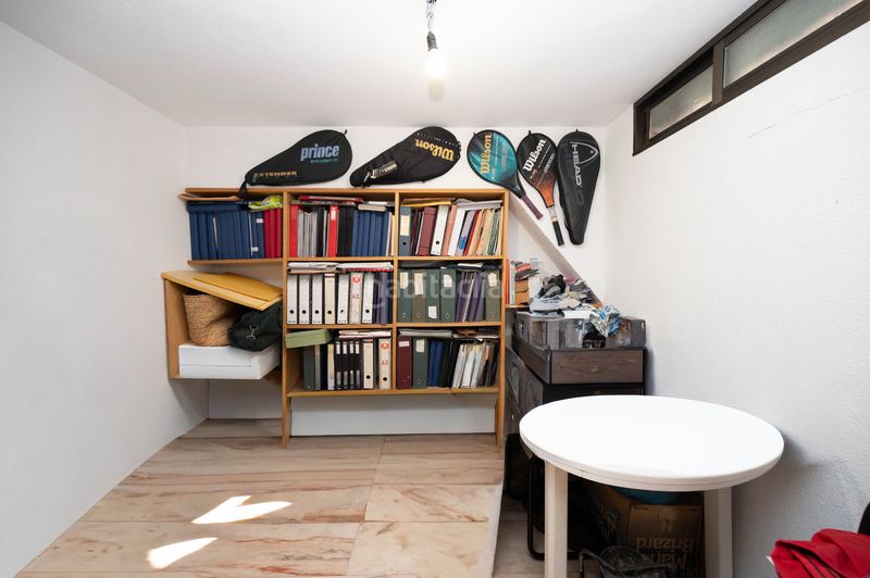 Foto 41ca86c7-800e-4ff3-9e32-4e96939e5fe7. Casa aparellada a San Juan Bautista Madrid