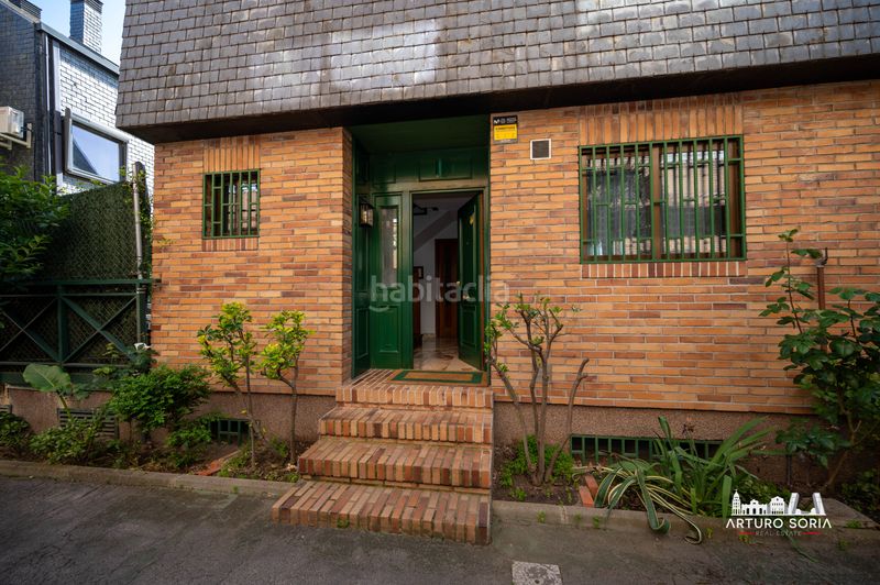Foto bbd15342-7d0f-4717-b913-e8e2cc3e26c0. Casa aparellada a San Juan Bautista Madrid
