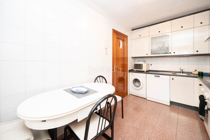 Foto c09e5093-ab34-4217-a631-9c355d6a5dfb. Casa aparellada a San Juan Bautista Madrid