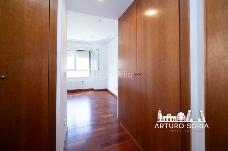 Foto ba93bb29-dfdf-4da2-afee-4950233f522b. Lloguer pis amb piscina a Sanchinarro Madrid