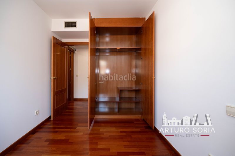 Foto ddaa7be4-506c-48d8-82ac-67ae0a8d0183. Lloguer pis amb piscina a Sanchinarro Madrid