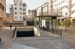 Aparcament cotxe  Calle oihana, 11a. Plaza en huarte navarra