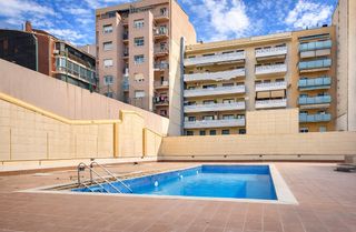 Aparcament cotxe en Cl guitard 37. Plaza y trastero en barcelona. finca 17175