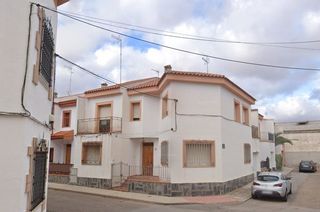Haus in Calle molino de abajo, 16. Vivienda en villacañas toledo finca 29902