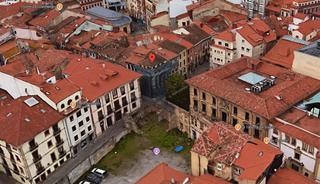 Edifici a Calle san antonio 18. Local en oviedo asturias. finca 11772 86,43