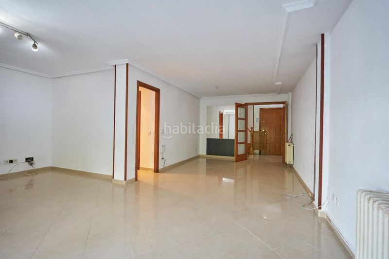 Foto d6b17cb0-b4e8-4c99-a66b-cb977fc7be0b. Ático  con terraza privada y enorme potencial en Móstoles