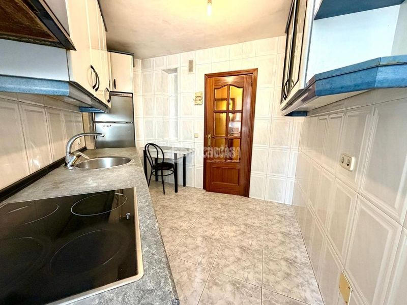 Foto 1dd0fecc-ba04-40ea-89d9-4721446b2889. Pis amb calefacció aparcament a Villafontana - Estoril I Móstoles