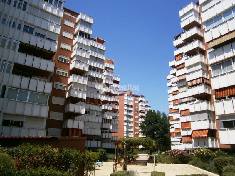 Foto 4026b772-d118-437f-8e0c-7cfd3b283e40. Pis amb calefacció aparcament a Villafontana - Estoril I Móstoles
