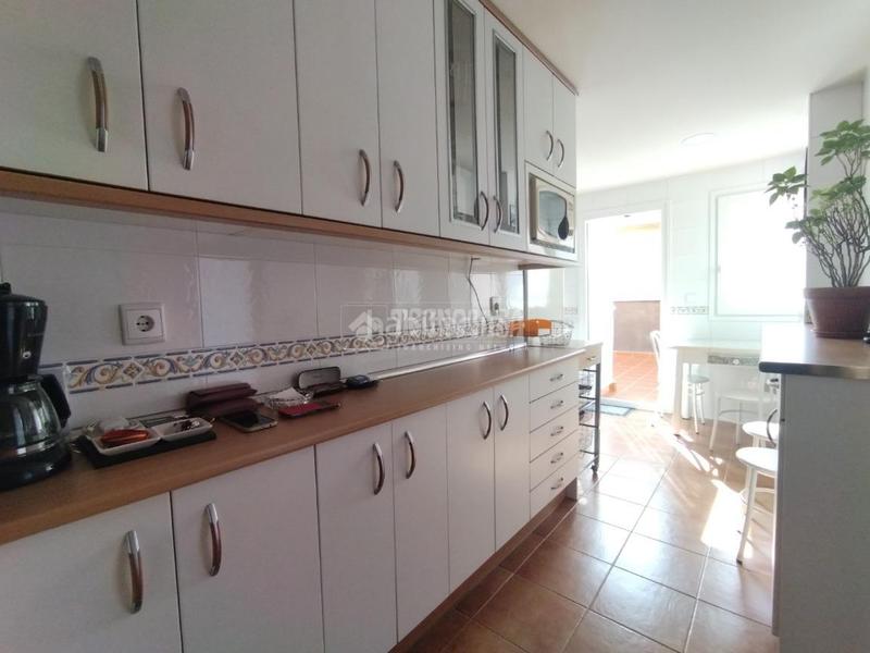 Foto 3ed9b783-65d3-499d-8d39-ecd87f8ab17a. Àtic amb calefacció aparcament a Sur - PAU 4 Móstoles