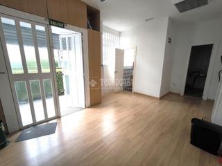 Locale commerciale in Sur - PAU 4