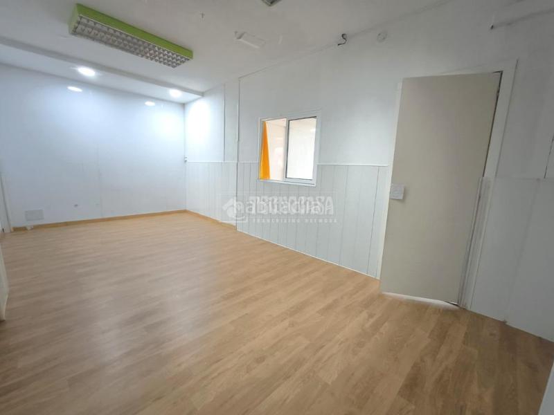 Foto 24cdc63c-f2c5-49ef-99f0-d35aca41c363. Miete geschäftsraum mit heizung in Sur - PAU 4 Móstoles