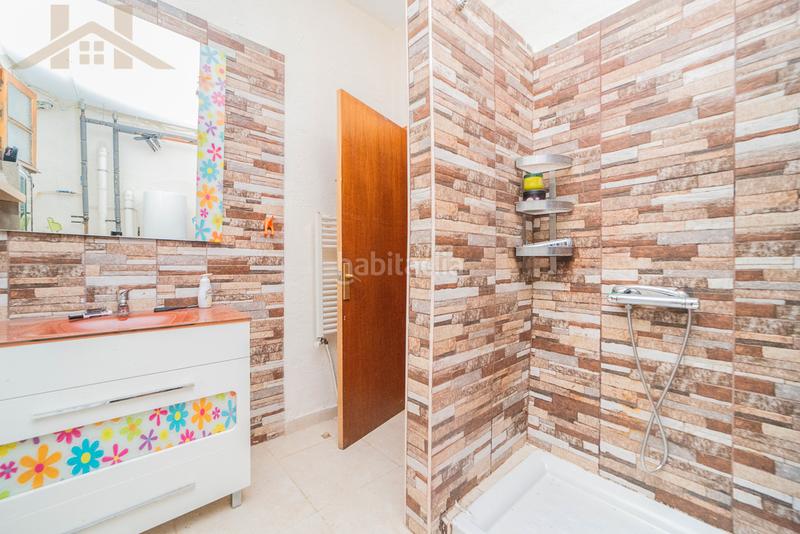 Foto f3fa5b3f-fb07-4e07-b549-29b22f88882b. Chalet avec cheminée chauffage piscine dans Calalberche