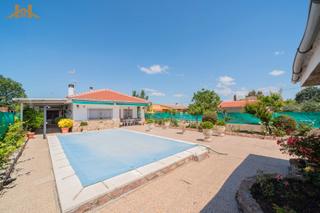 Xalet a Calalberche. Chalet independiente de 229m² construidos sobre parcela de 788m²