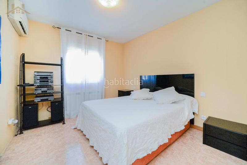 Foto 3ac1f7f6-233a-4d2e-b277-f6f8e9374ba7. Chalet with fireplace heating parking pool in Villa del Prado