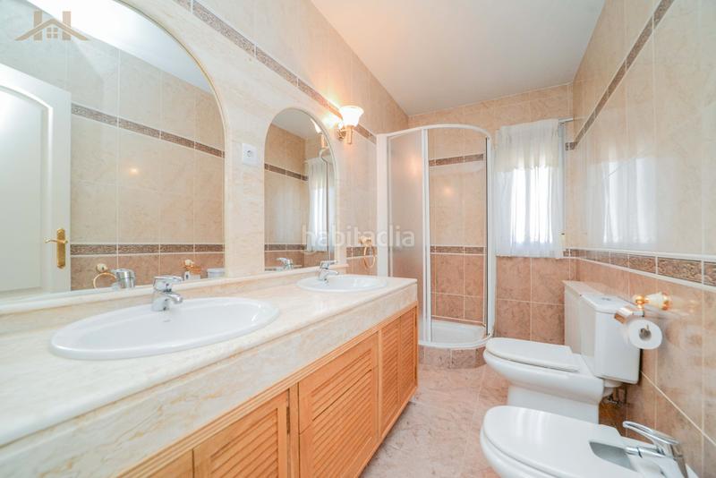 Foto 3d8b1816-4b85-45b7-bea3-a9483de420e7. Chalet with fireplace heating parking pool in Villa del Prado