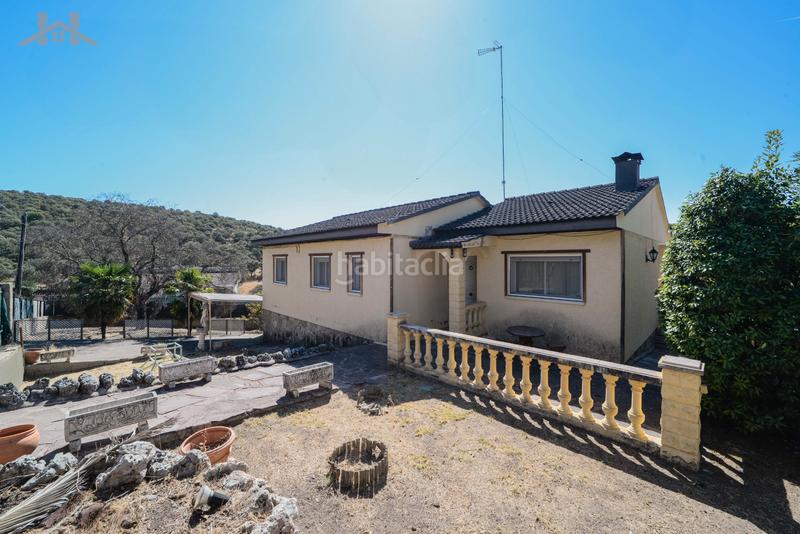 Foto 6be90c0a-fc75-42f4-8fe3-f4a9d2063538. Chalet with fireplace heating parking pool in Villa del Prado