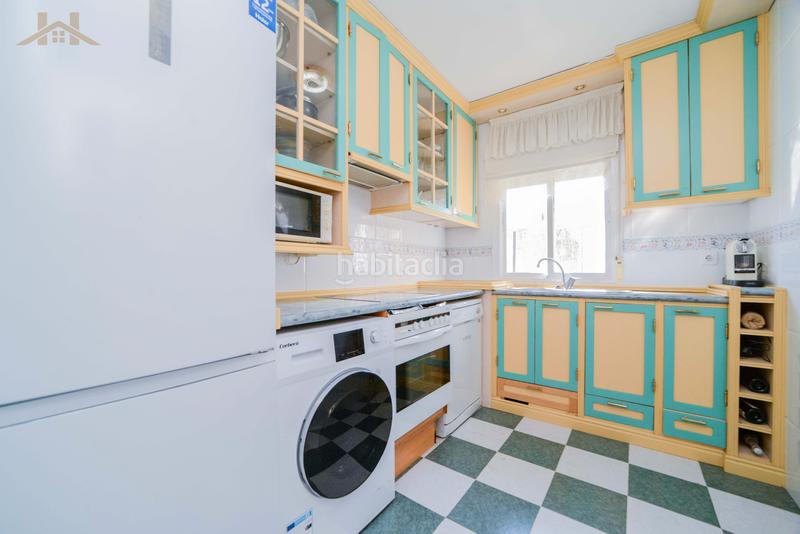 Foto d3ec1359-9871-4ba2-8bd3-c1c556314407. Chalet with fireplace heating parking pool in Villa del Prado