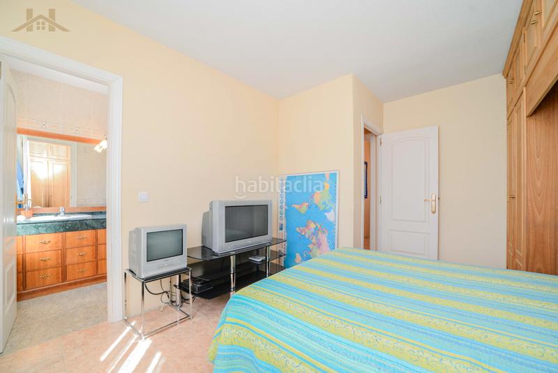 Foto fcd1a58b-637e-4a63-afb0-b7e9b8952b39. Chalet with fireplace heating parking pool in Villa del Prado