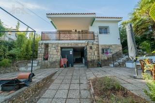 Xalet a Calalberche. Chalet independiente de 156 m² construidos sobre parcela de 526