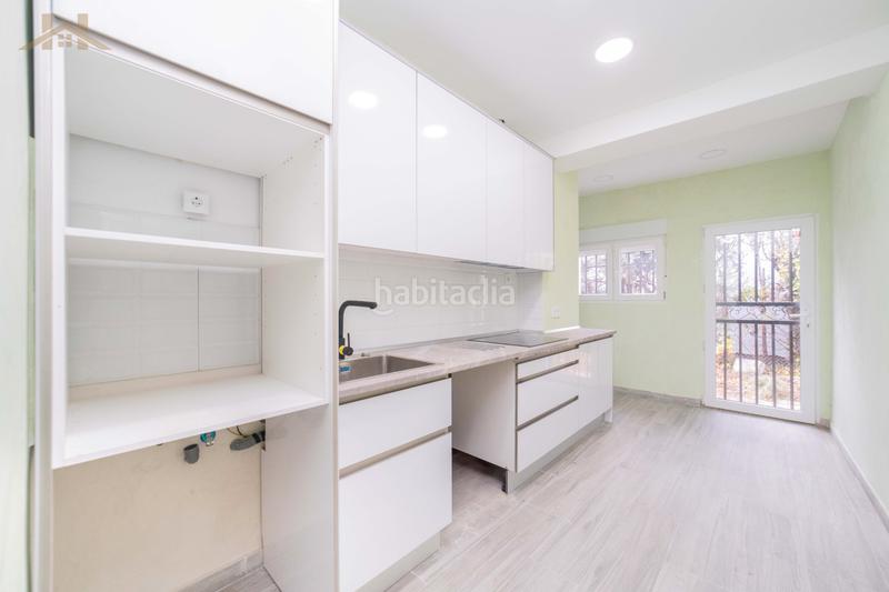 Foto 071a2c4d-aecb-43a6-9c68-298de1a055b7. Chalet con camino parcheggio piscina in Villa del Prado