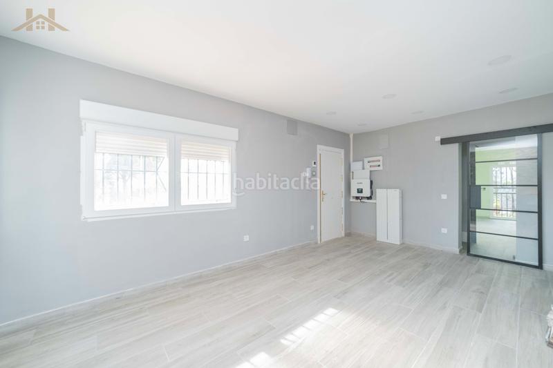 Foto b1c346c5-df43-466b-bcf9-e5382f71fe3d. Chalet con camino parcheggio piscina in Villa del Prado