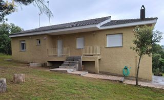 Rent Chalet in Villa del Prado. Chalet independiente de 221 metros en villa del prado