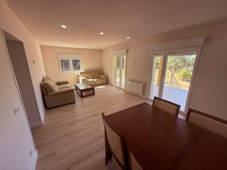 Miete Chalet in Villa del Prado. Chalet independiente de 221 metros en villa del prado