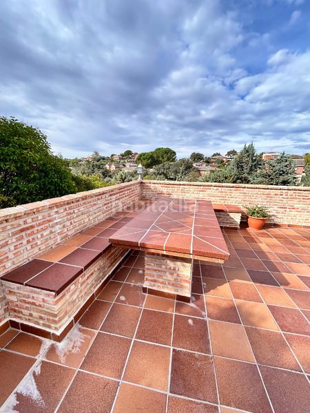 Foto e0634fa1-417d-435c-8fb3-cd16dc7ab8e3. Xalet amb xemeneia calefacció aparcament piscina a Calalberche