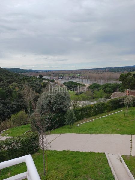 Foto ed009f29-1d05-4c92-993f-e1046d44148f. Xalet amb xemeneia calefacció aparcament a Aldea del Fresno