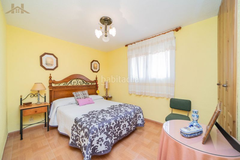Foto 849657f1-5d70-4367-a648-40544d9e088a. Casa aparellada amb xemeneia calefacció aparcament piscina a Calalberche