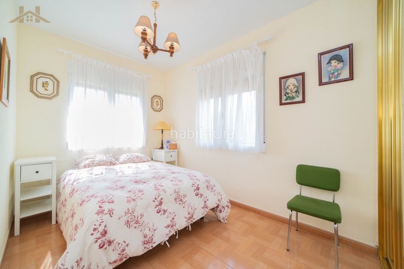 Foto b0e95756-82d1-4fd7-80f0-c87db45633e8. Casa aparellada amb xemeneia calefacció aparcament piscina a Calalberche