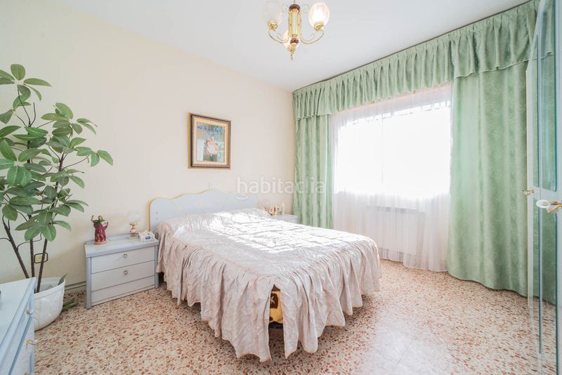 Foto 47048870-0820-4953-819f-a630053c294c. Xalet amb xemeneia calefacció aparcament piscina a Calalberche
