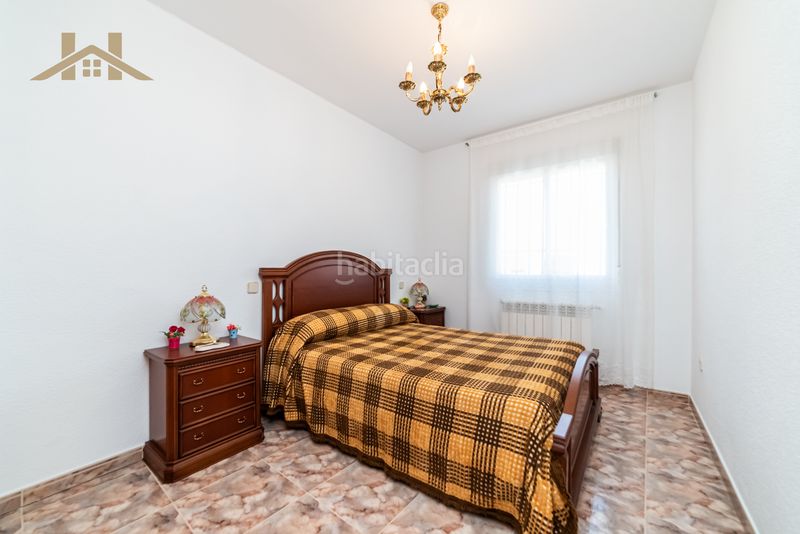 Foto a4229f7e-0a39-4710-9a4e-5b89dd94fca5. Casa aparellada amb piscina a Villa del Prado