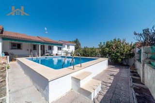 Maison jumelée à Villa del Prado. V2026sr
