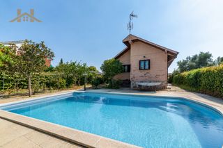 Chalet in Calalberche. Casa o chalet independiente en venta en calalberche