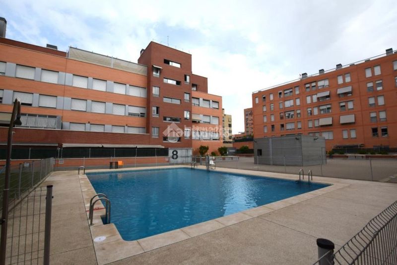 Foto 64723ba2-df92-4e94-adc3-5e9c213fc4a1. Pis amb calefacció aparcament piscina a Universidad-Hospital Fuenlabrada