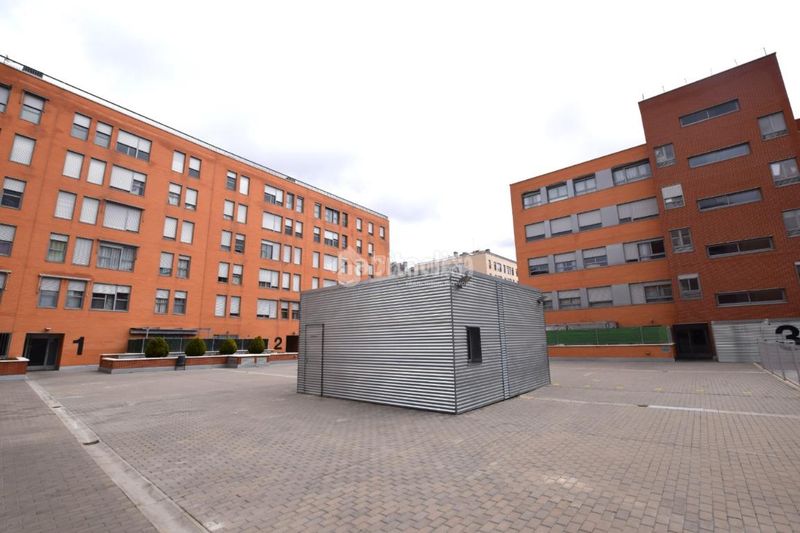 Foto d4281319-773f-4957-bc9b-1d5e9585b4bb. Pis amb calefacció aparcament piscina a Universidad-Hospital Fuenlabrada