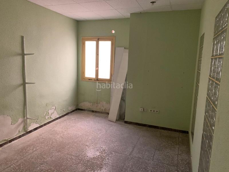 Foto ba97bde9-0356-4cd6-b36d-e38850c06f50. Local comercial próximo a la plaza madrid en Carrús Oeste Elche / Elx