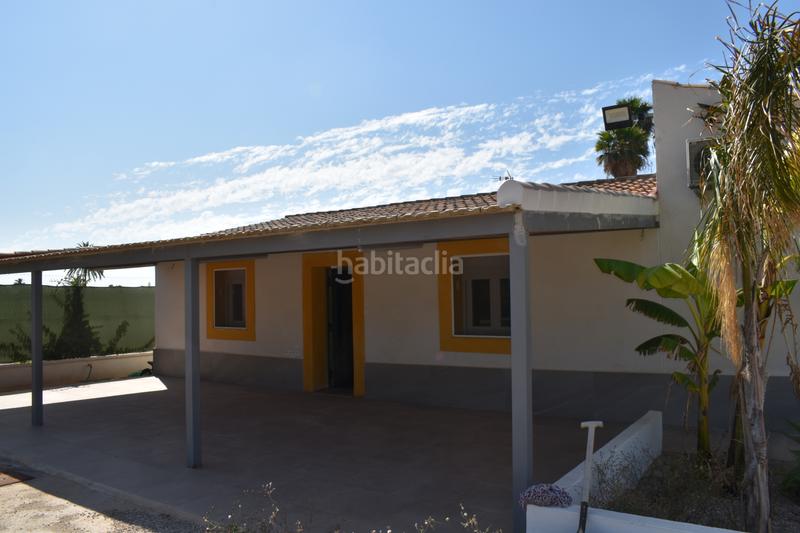 Foto 5321ced9-dce4-4687-87a6-259456557d2f. Chalet con parcheggio in Valverde Elche / Elx
