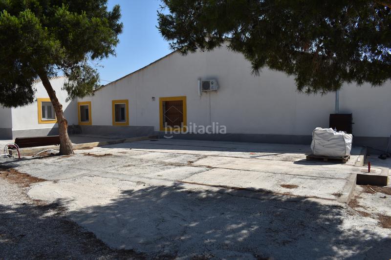 Foto 7cc23ac6-ae40-4b32-ad0a-4e0ecef19fe5. Chalet con parcheggio in Valverde Elche / Elx
