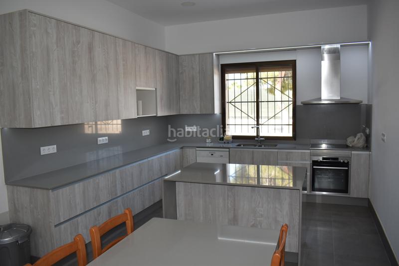 Foto f72d403a-a317-4478-ba3d-643a3ca308fb. Chalet con parcheggio in Valverde Elche / Elx