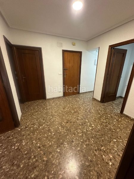 Foto c2fcce87-1aa9-462a-b135-e402bac642b1. Rent flat in Centro Elche / Elx