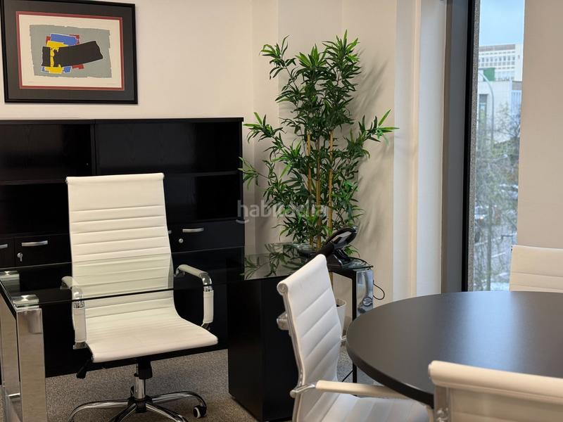 Foto f3ba19e7-20da-4351-b5ef-c2fe32a6ac2f. Miete büro in serrano 240 in Hispanoamérica-Bernabéu Madrid