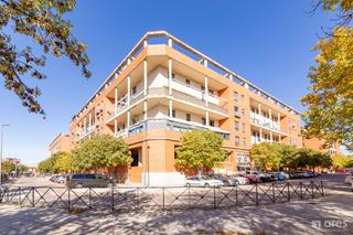 Pis  Plaza 3 de abril. Grupo inmobiliario ares vende primera planta de 109m2 en azuquec