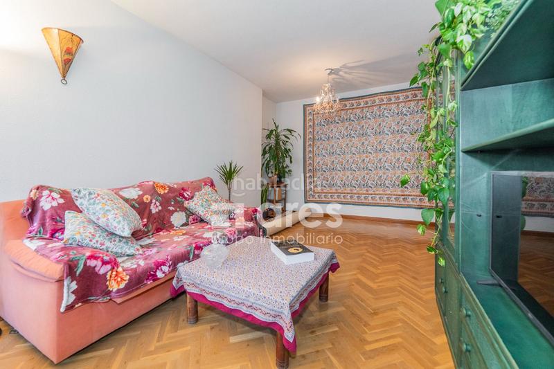 Foto 073a0a4c-5927-4c7c-8d63-cf2c20415e52. Piso grupo inmobiliario ares presenta vivienda en la zona ramón y cajal en Madrid